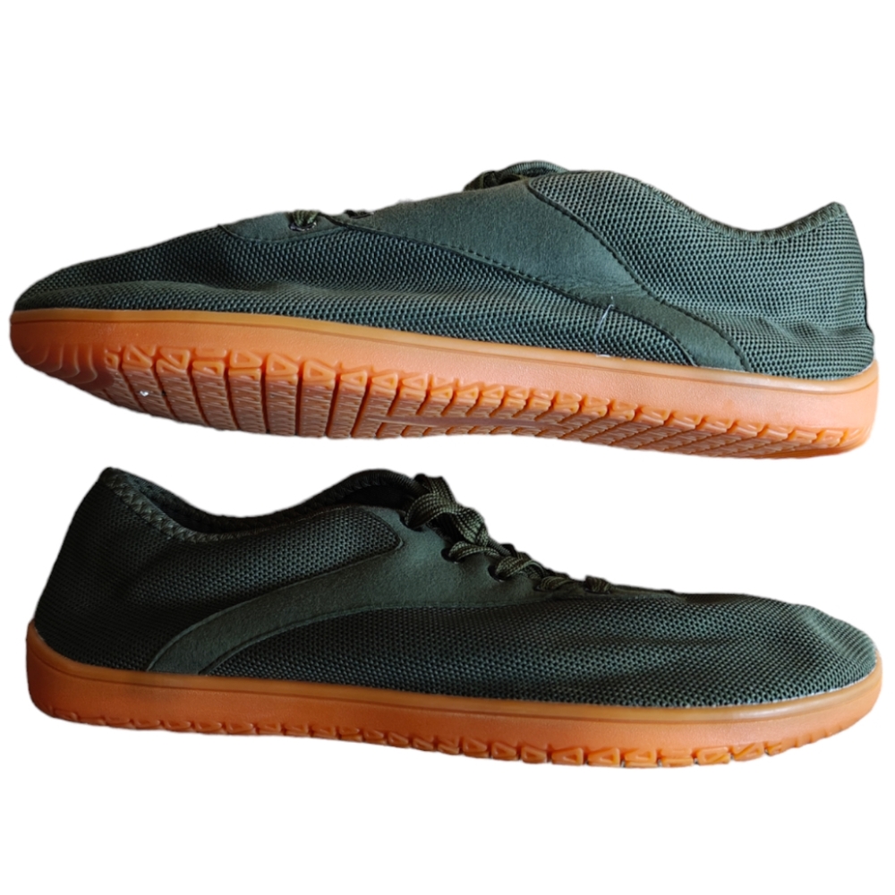 Men's Lightweight Casual Sneakers - Green with Orange Sole